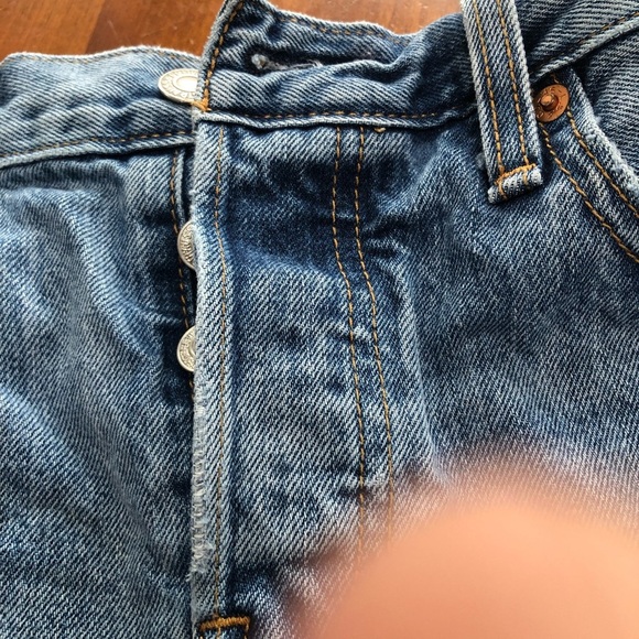 Levi's Blue Jean wedge Shorts Distressed Cut-Off Style size 26- hard to find - Picture 7 of 12